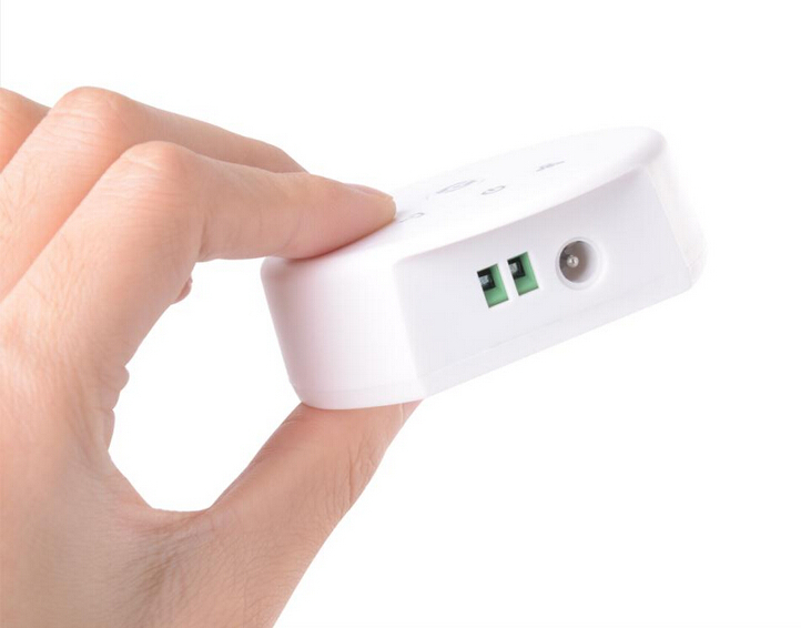 DC12/24V 16A RGB/RGBW UFO Bluetooth Controller Control Via iOS or Android Smart Phone Tablet For RGB RGBW LED Light Strips DC12/24V 16A RGB/RGBW UFO Bluetooth Controller Control Via iOS or Android Smart Phone Tablet For RGB RGBW LED Light Strips